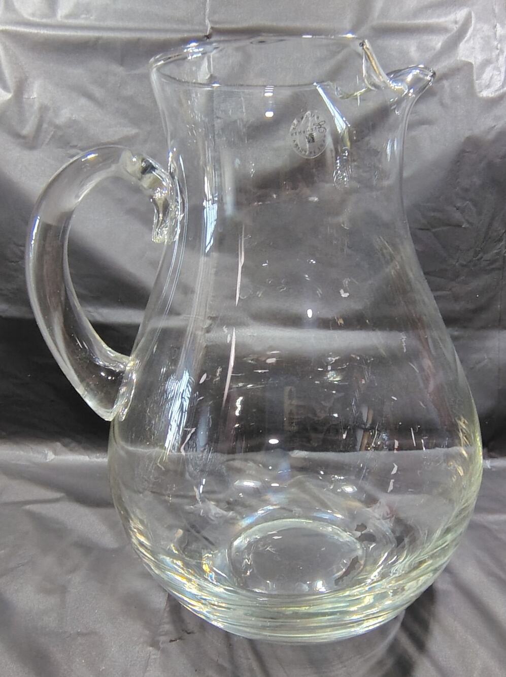 Vintage BEAUTIFUL 10" TALL CLEAR GLASS HANDLED PITCHER W/SPOUT Applied Handle